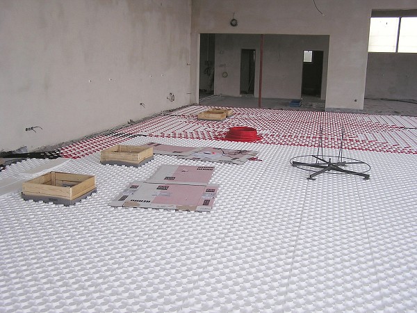 Rehau - podlahov topen